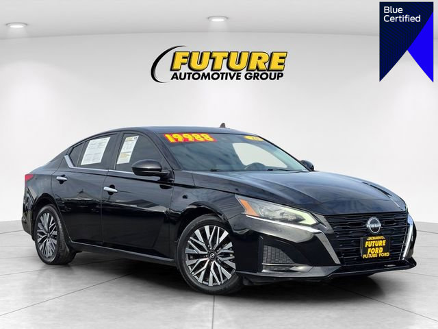 Used 2023 Nissan Altima 2.5 SV w/ SV Premium Package image 1