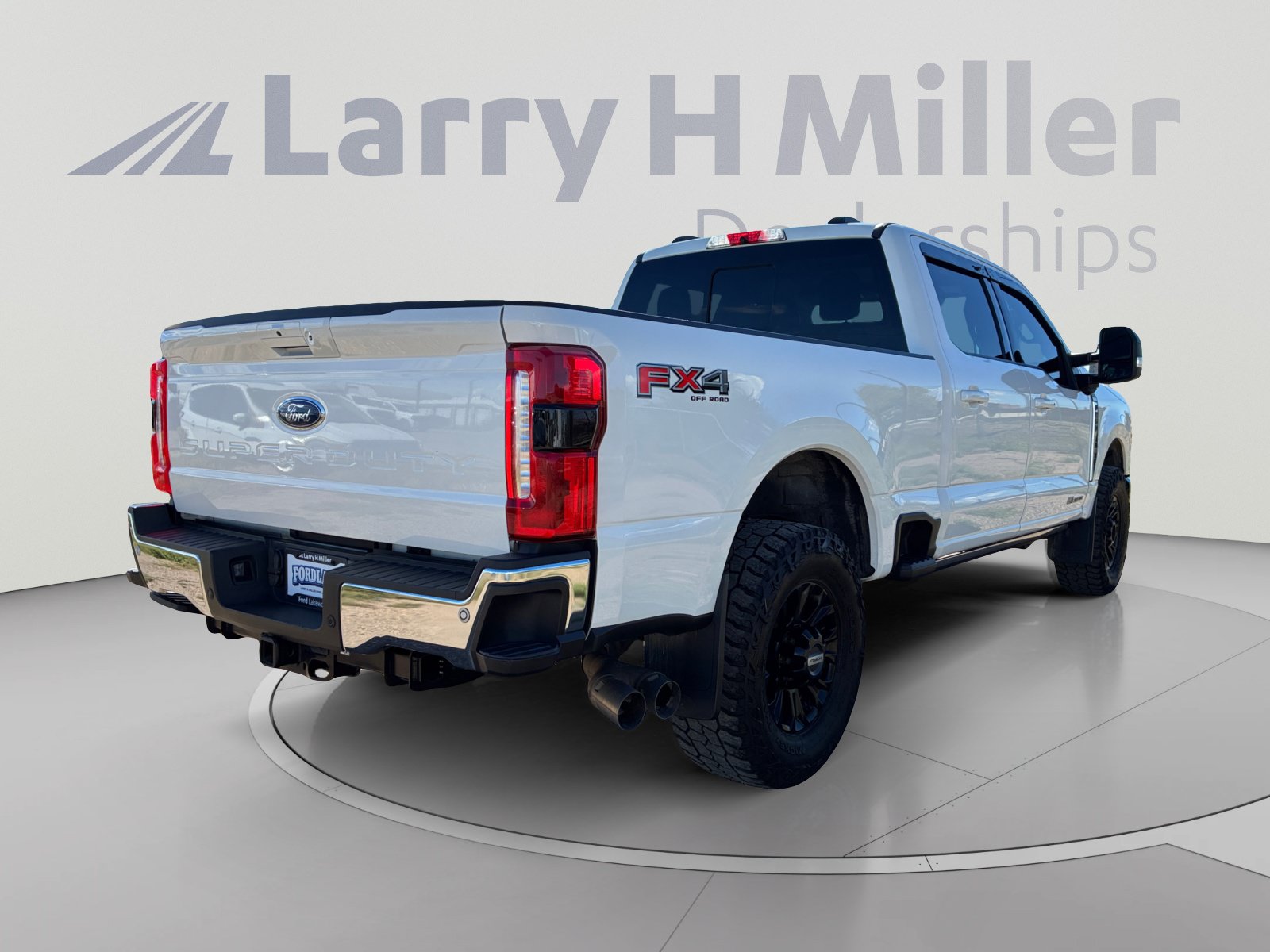 Certified 2024 Ford F250 Lariat w/ Lariat Ultimate Package AWD/4WD image 5