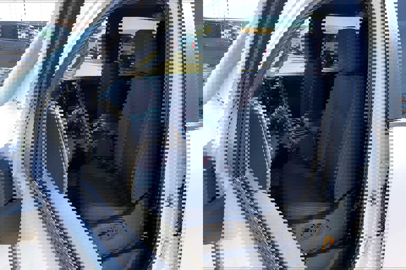 Used 2022 Chevrolet Silverado 2500 LT w/ Convenience Package image 7