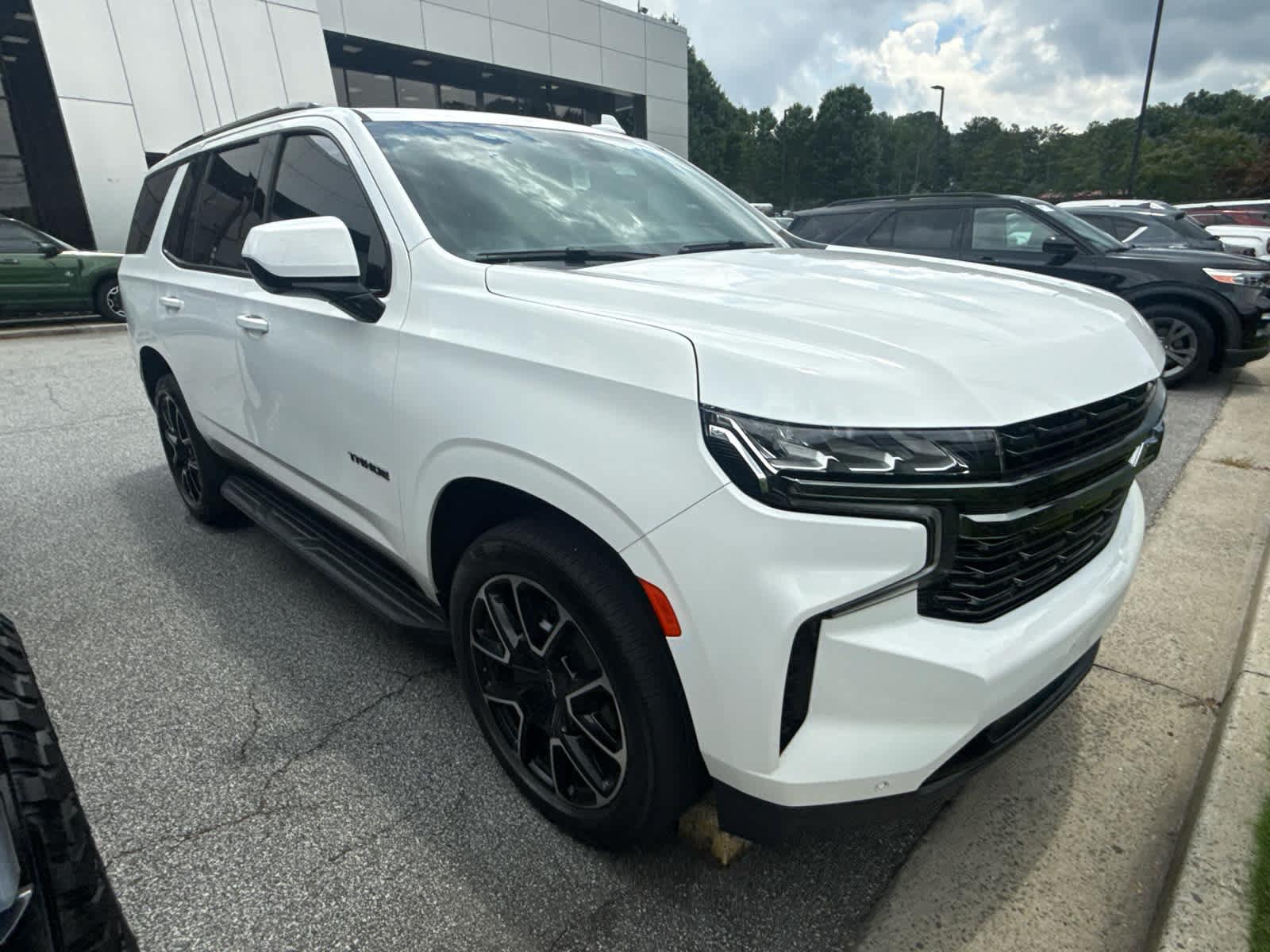 Used 2022 Chevrolet Tahoe RST RWD image 3