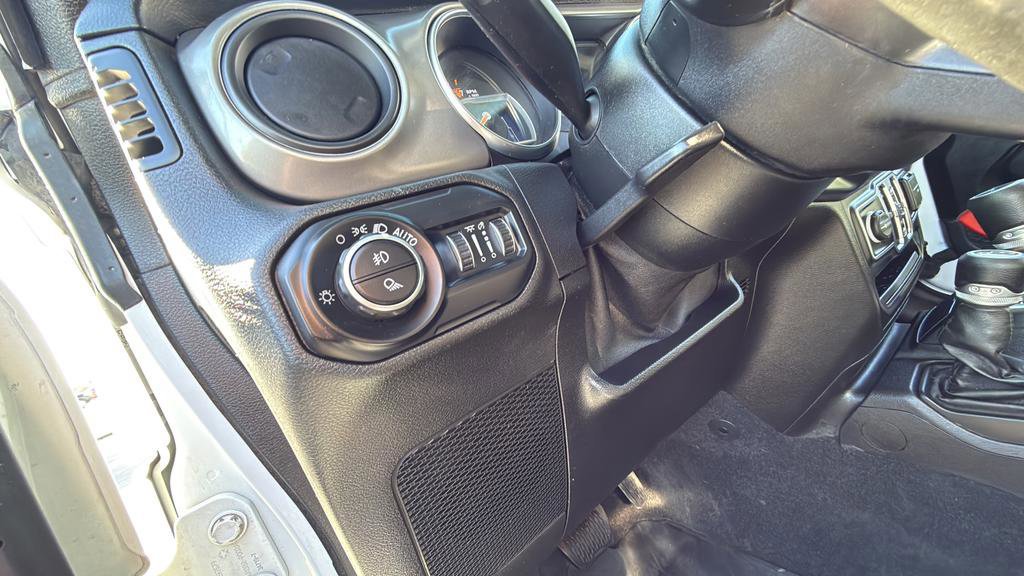 Used 2021 Jeep Gladiator Sport AWD/4WD image 13