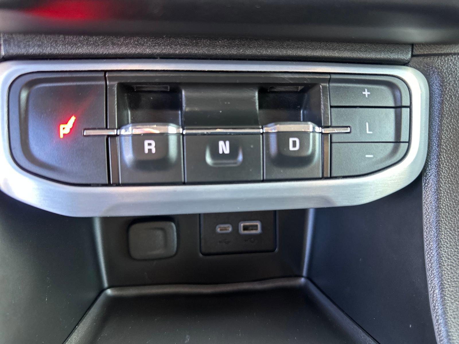 Used 2020 GMC Acadia SLE w/ Driver Convenience Package image 25