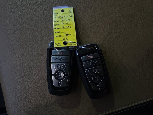 Certified 2024 Ford F350 Lariat image 32