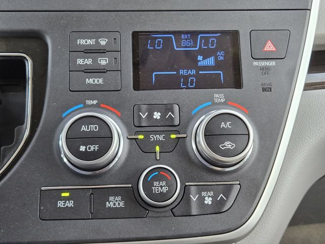 Used 2020 Toyota Sienna XLE w/ XLE Navigation Package FWD image 18
