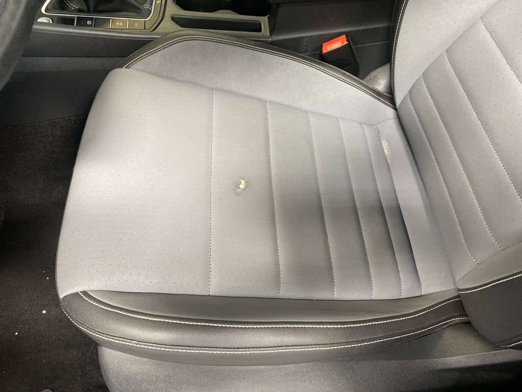 Used 2025 Volkswagen Jetta SE FWD image 5