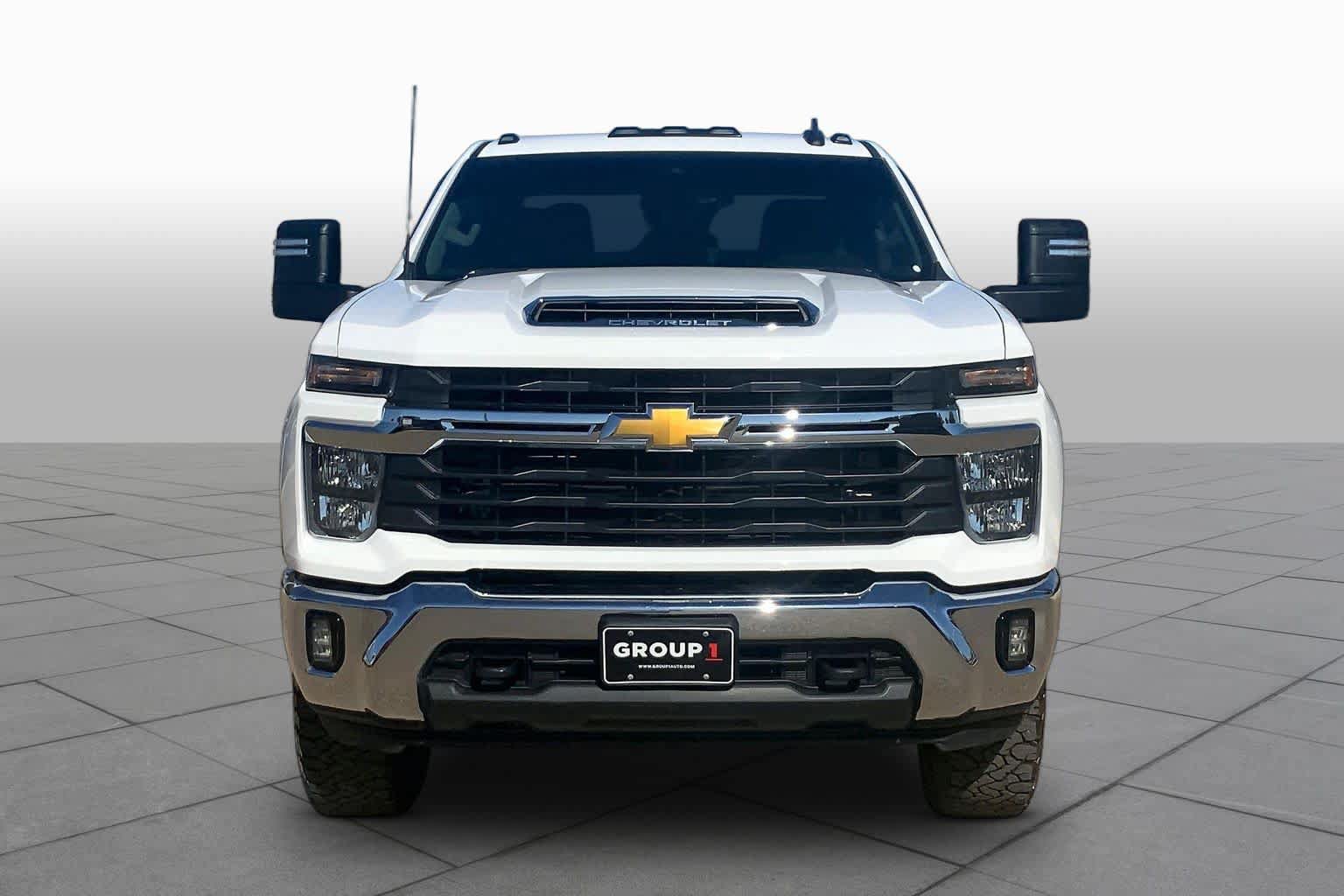 Used 2024 Chevrolet Silverado 2500 LT AWD/4WD image 4