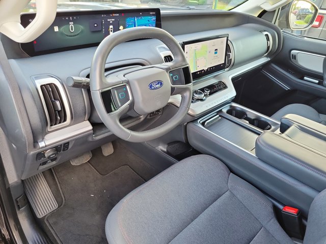 Certified 2025 Ford Expedition Max Active AWD/4WD image 18