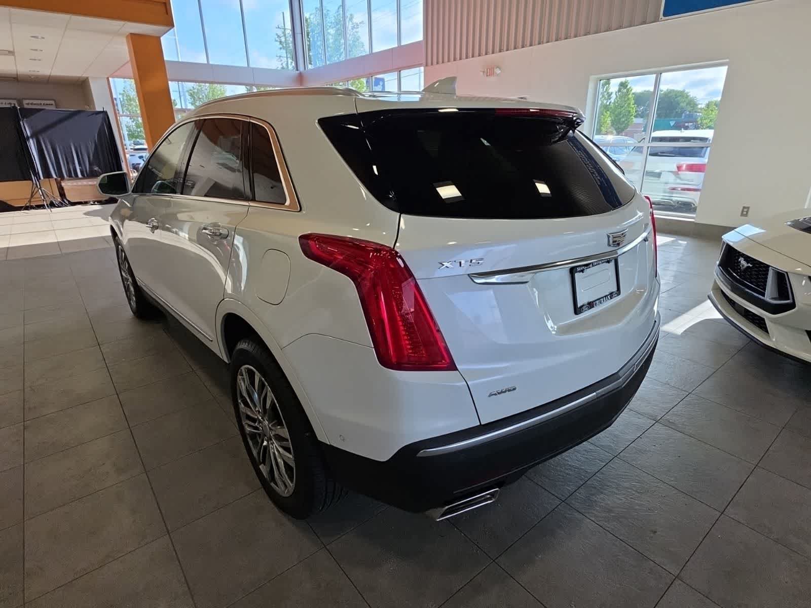 Used 2017 Cadillac XT5 Premium Luxury w/ Driver Assist Package AWD/4WD image 10