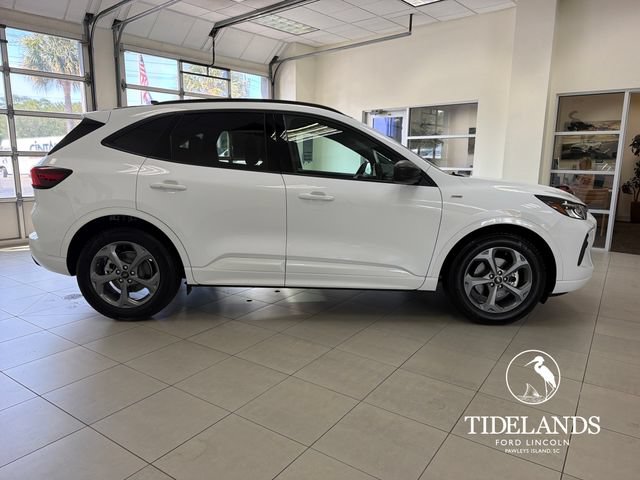 Certified 2023 Ford Escape ST-Line w/ Tech Pack #1 FWD image 10