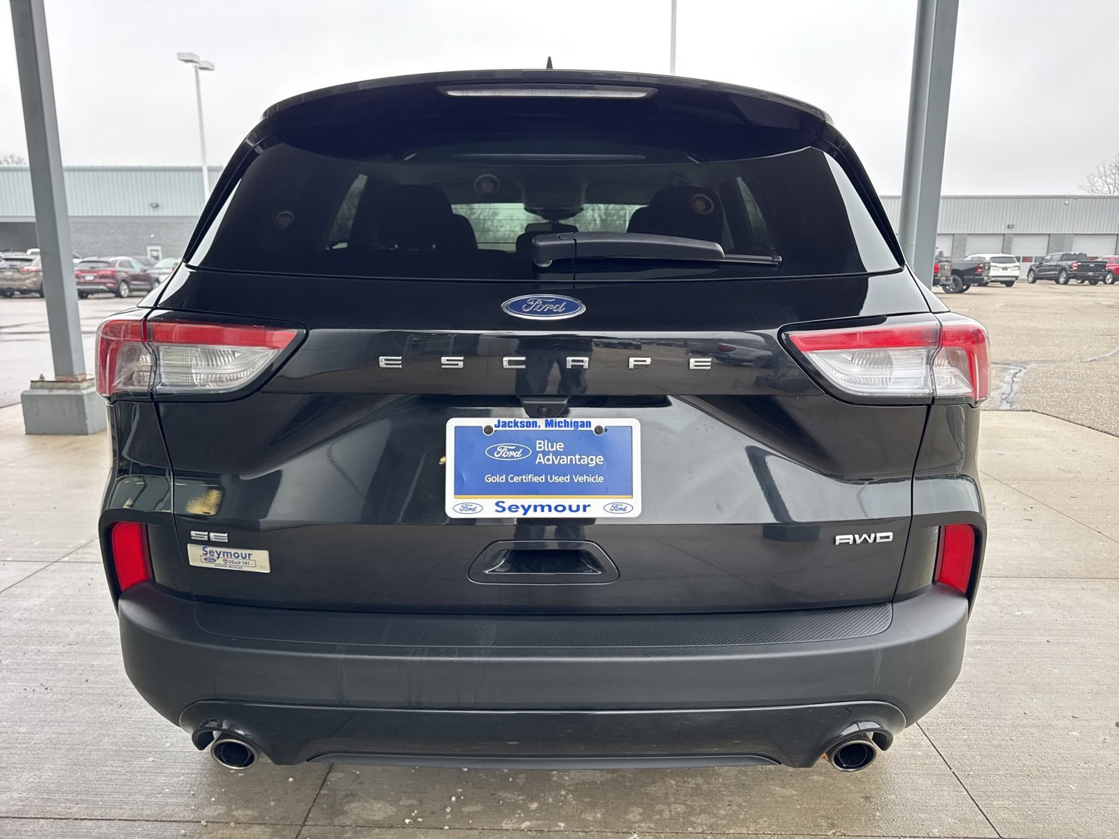 Certified 2022 Ford Escape SE w/ SE Sport Appearance Package image 3