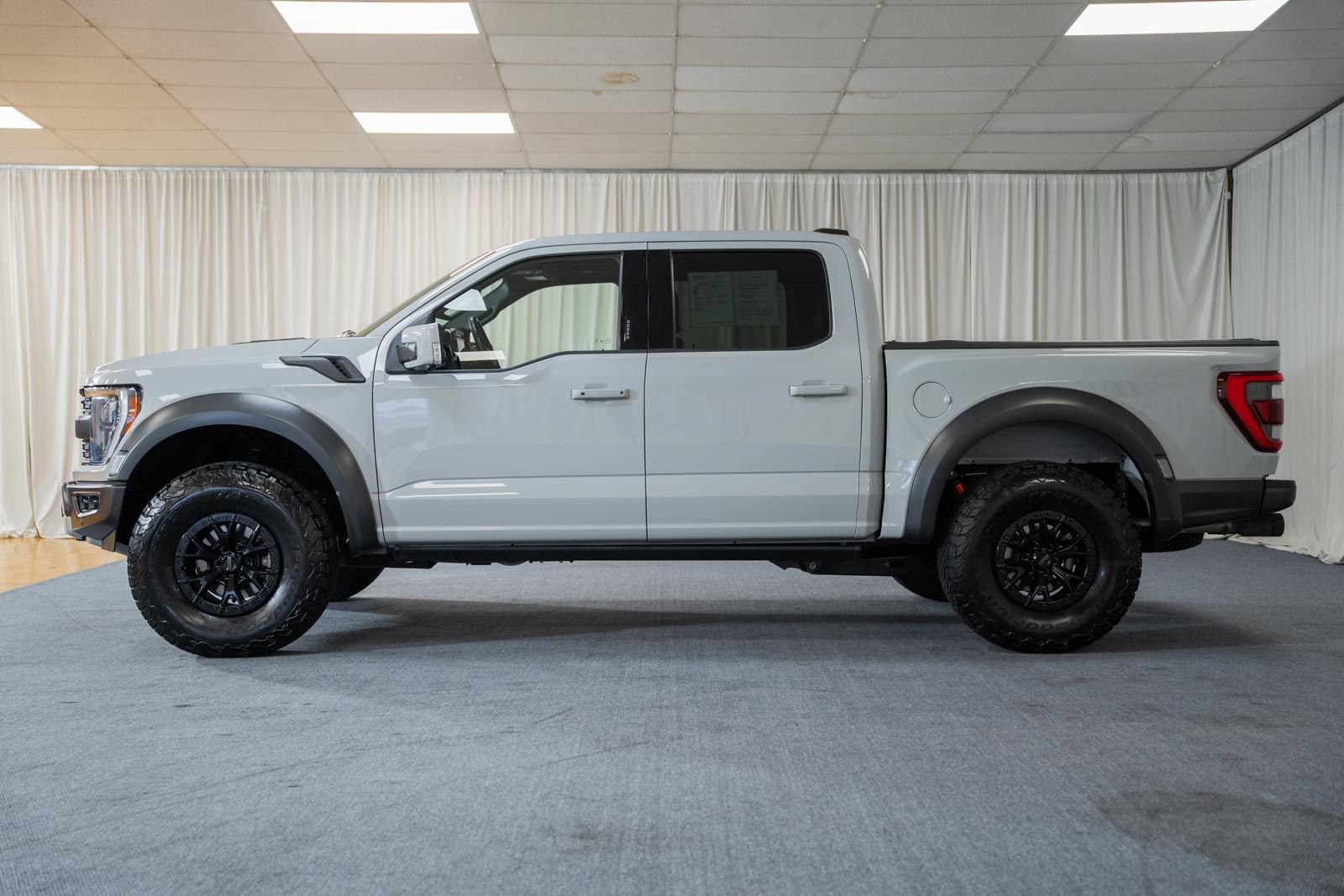 Certified 2023 Ford F150 Raptor w/ Raptor 37 Performance Package AWD/4WD image 5