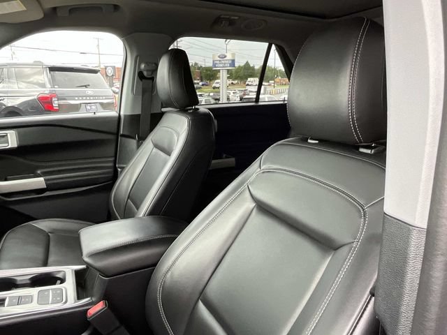 Certified 2022 Ford Explorer XLT w/ Equipment Group 202A RWD image 36