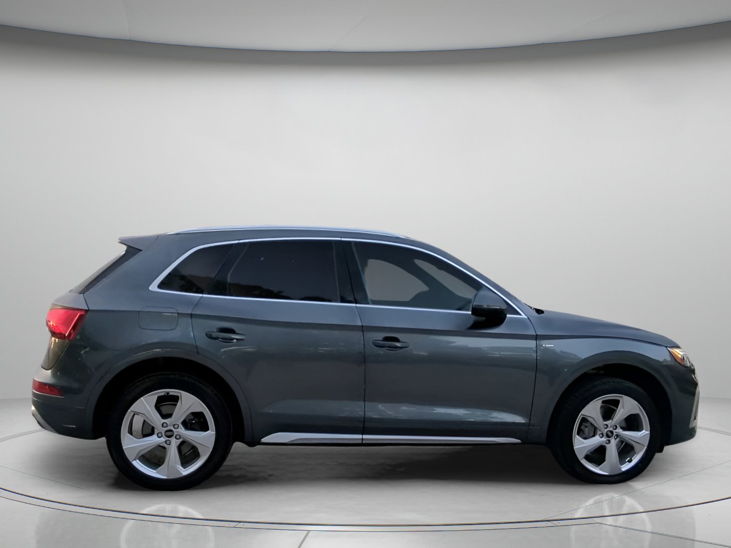 Used 2022 Audi Q5 2.0T Premium Plus w/ Premium Plus Package AWD/4WD image 32