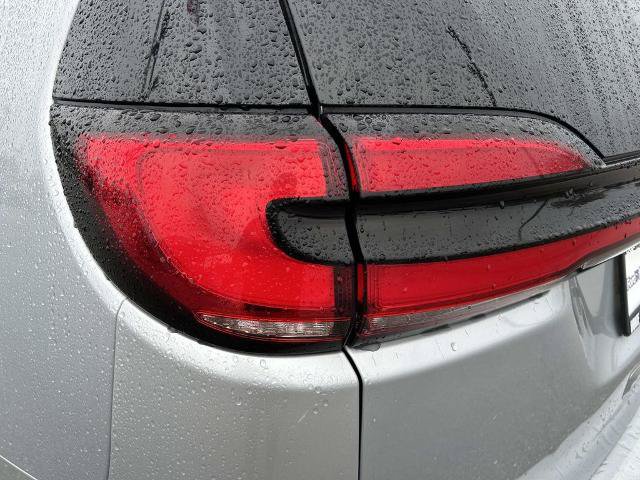 Used 2023 Chrysler Pacifica Touring-L FWD image 11