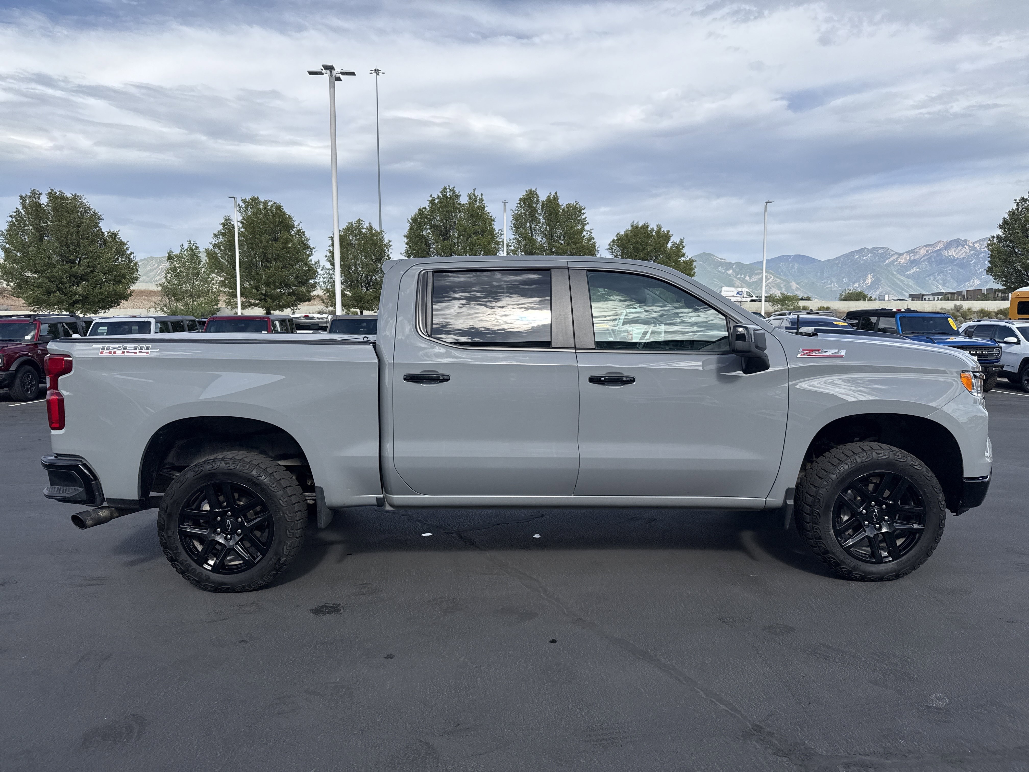 Used 2024 Chevrolet Silverado 1500 LT Trail Boss AWD/4WD image 8