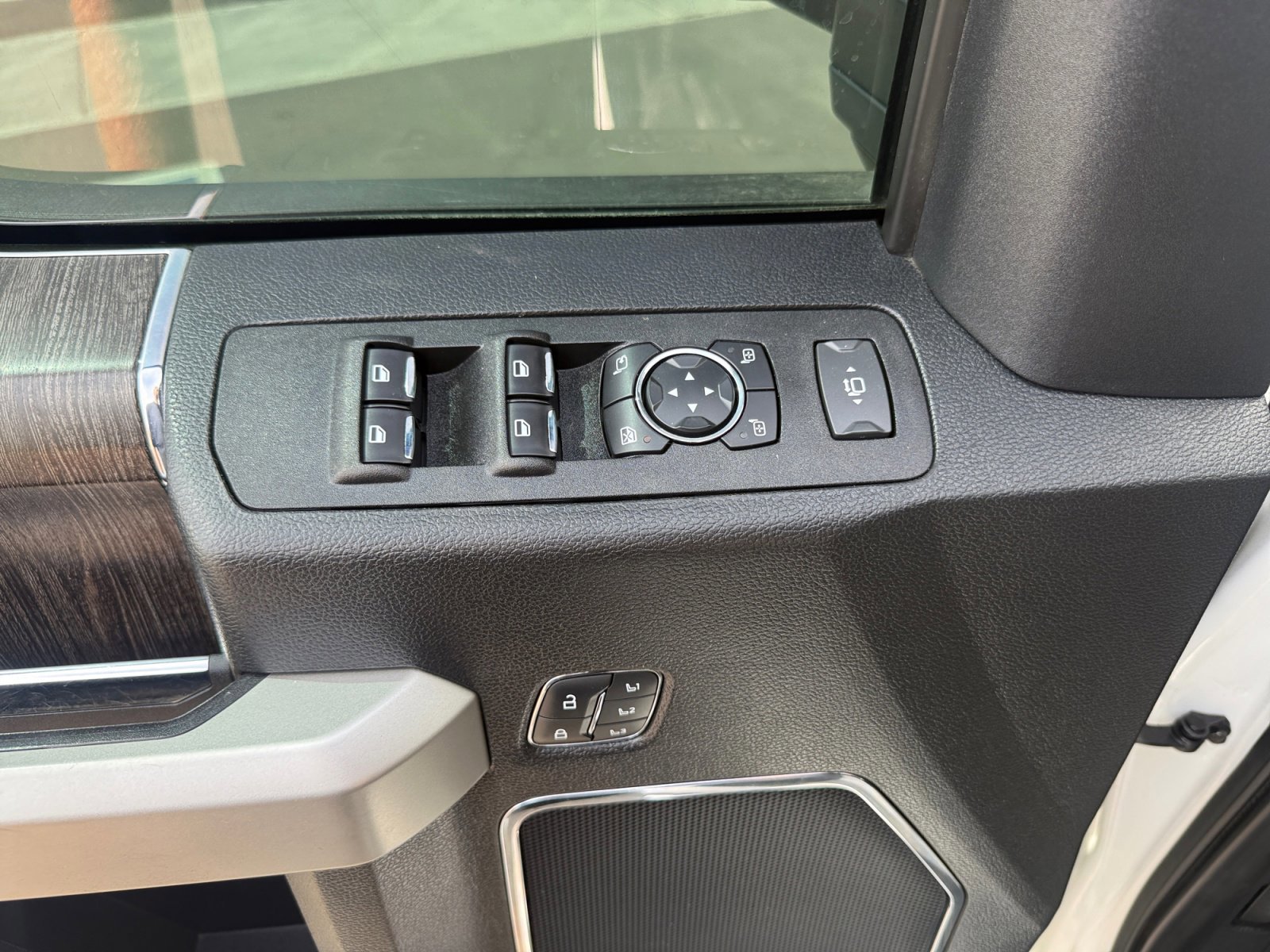 Certified 2021 Ford F450 Lariat w/ Lariat Ultimate Package image 13