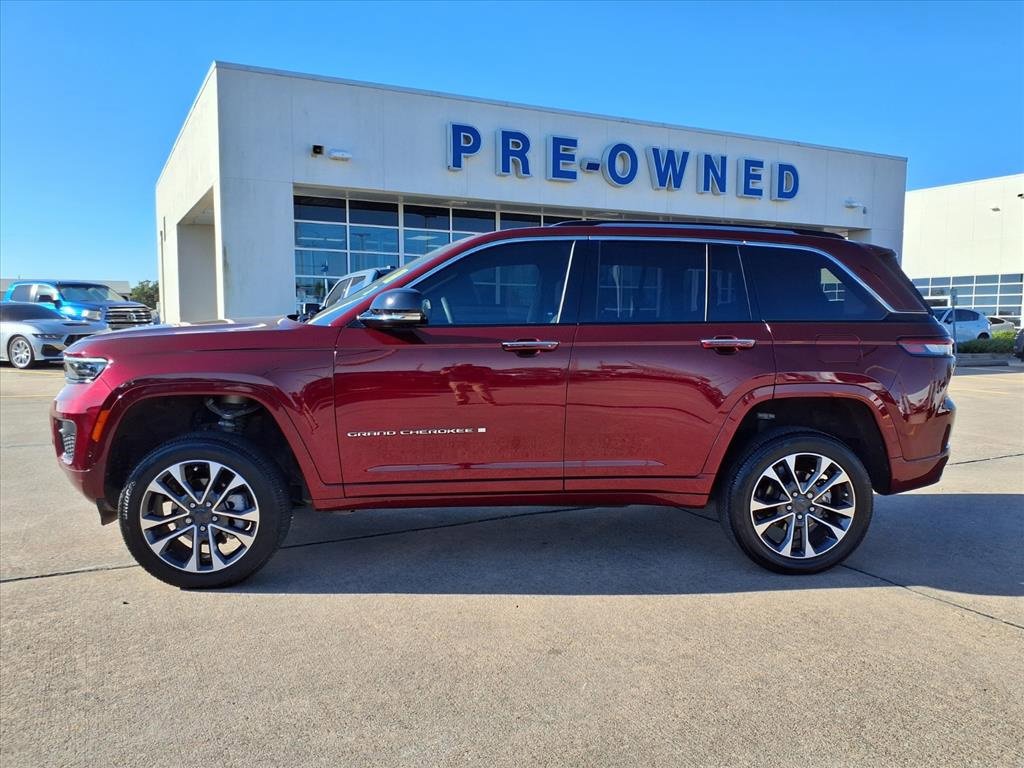 Used 2023 Jeep Grand Cherokee Overland w/ Luxury Tech Group IV image 27