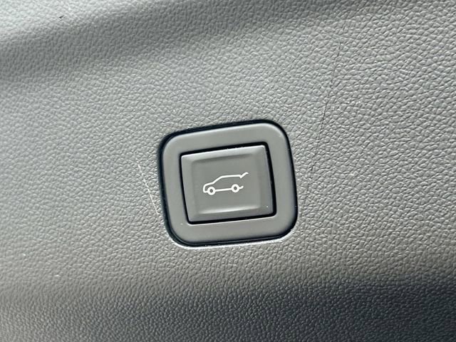 Used 2024 Chevrolet Tahoe High Country image 27