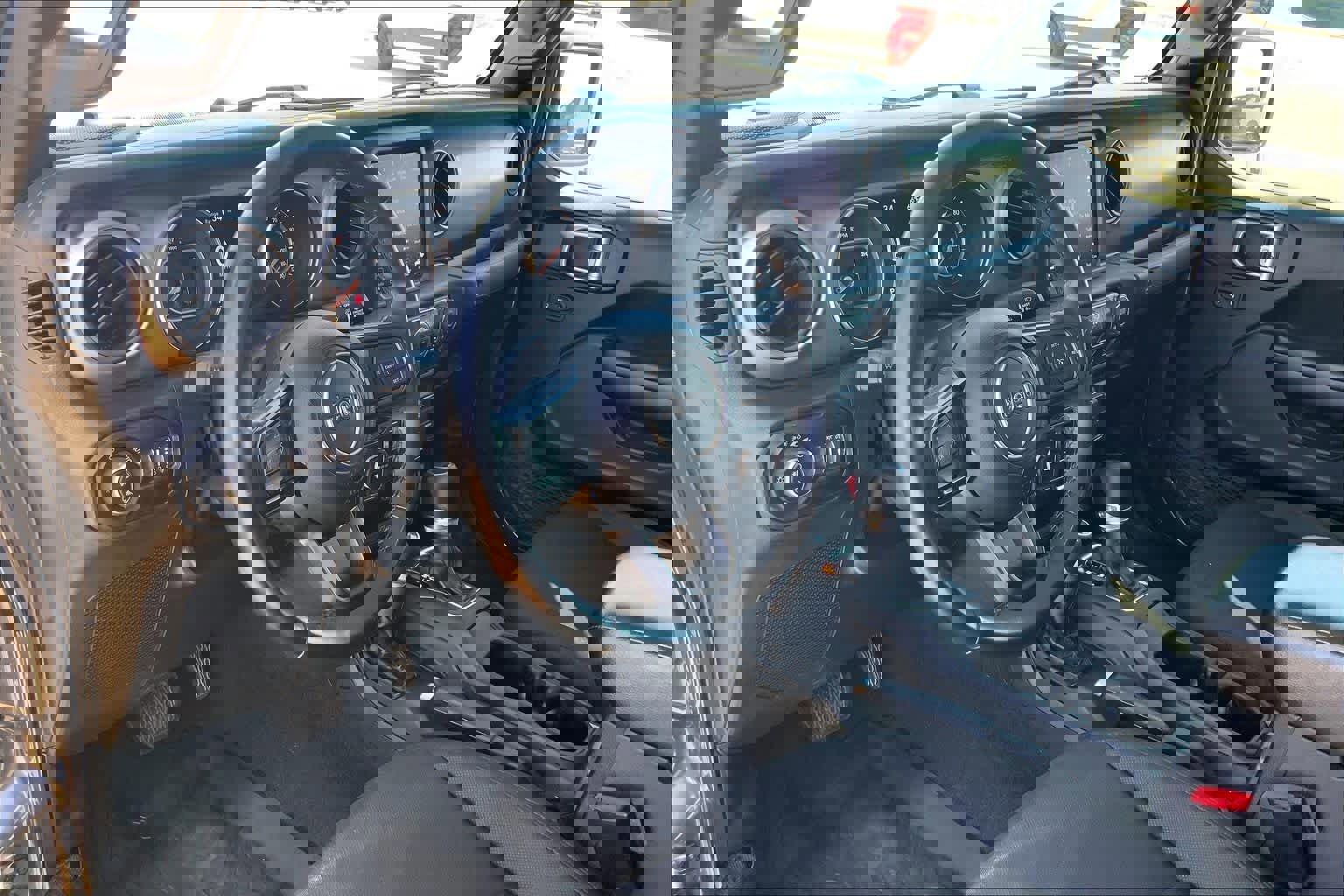 Used 2021 Jeep Gladiator Sport image 18