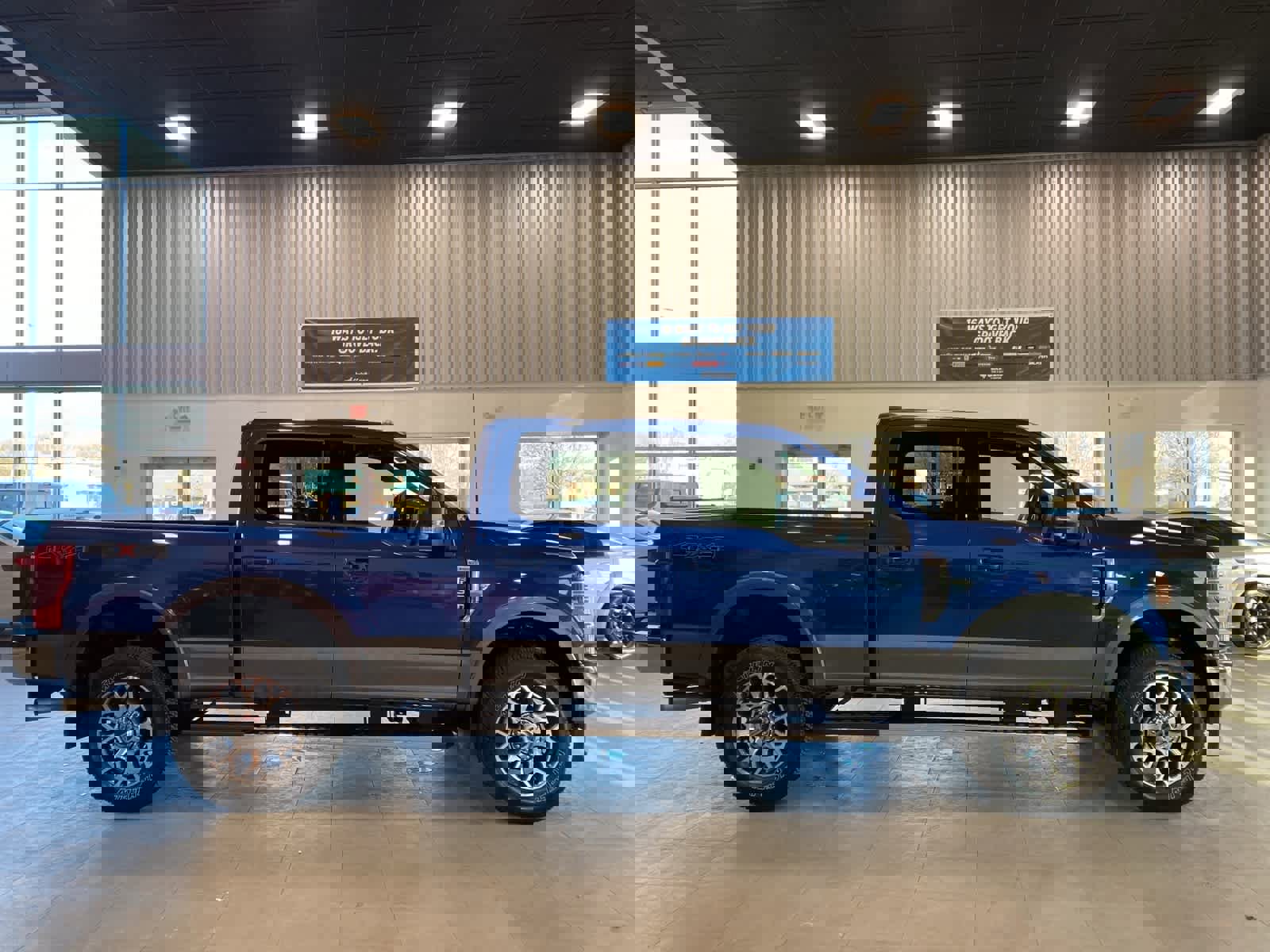 Certified 2022 Ford F350 Lariat w/ Lariat Ultimate Package image 6