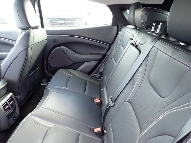 Certified 2025 Ford Mustang Mach-E Premium image 11