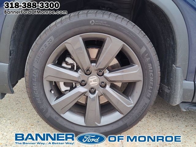 Used 2025 Honda Pilot Sport image 12