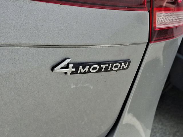 Used 2024 Volkswagen Tiguan SE R-Line AWD/4WD image 11