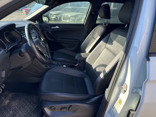 Used 2021 Volkswagen Tiguan SE R-Line image 10