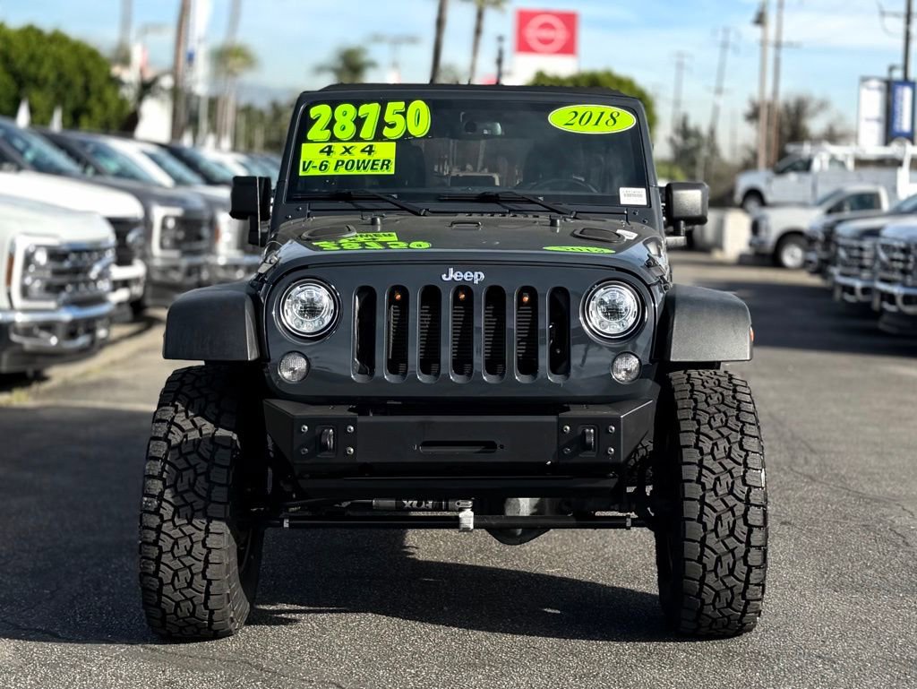 Used 2018 Jeep Wrangler Unlimited Rubicon w/ Connectivity Group image 4
