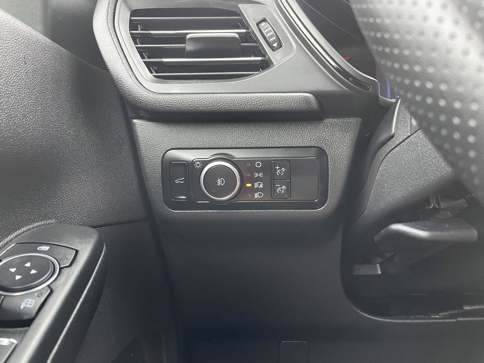 Certified 2025 Ford Escape ST-Line Select AWD/4WD image 16