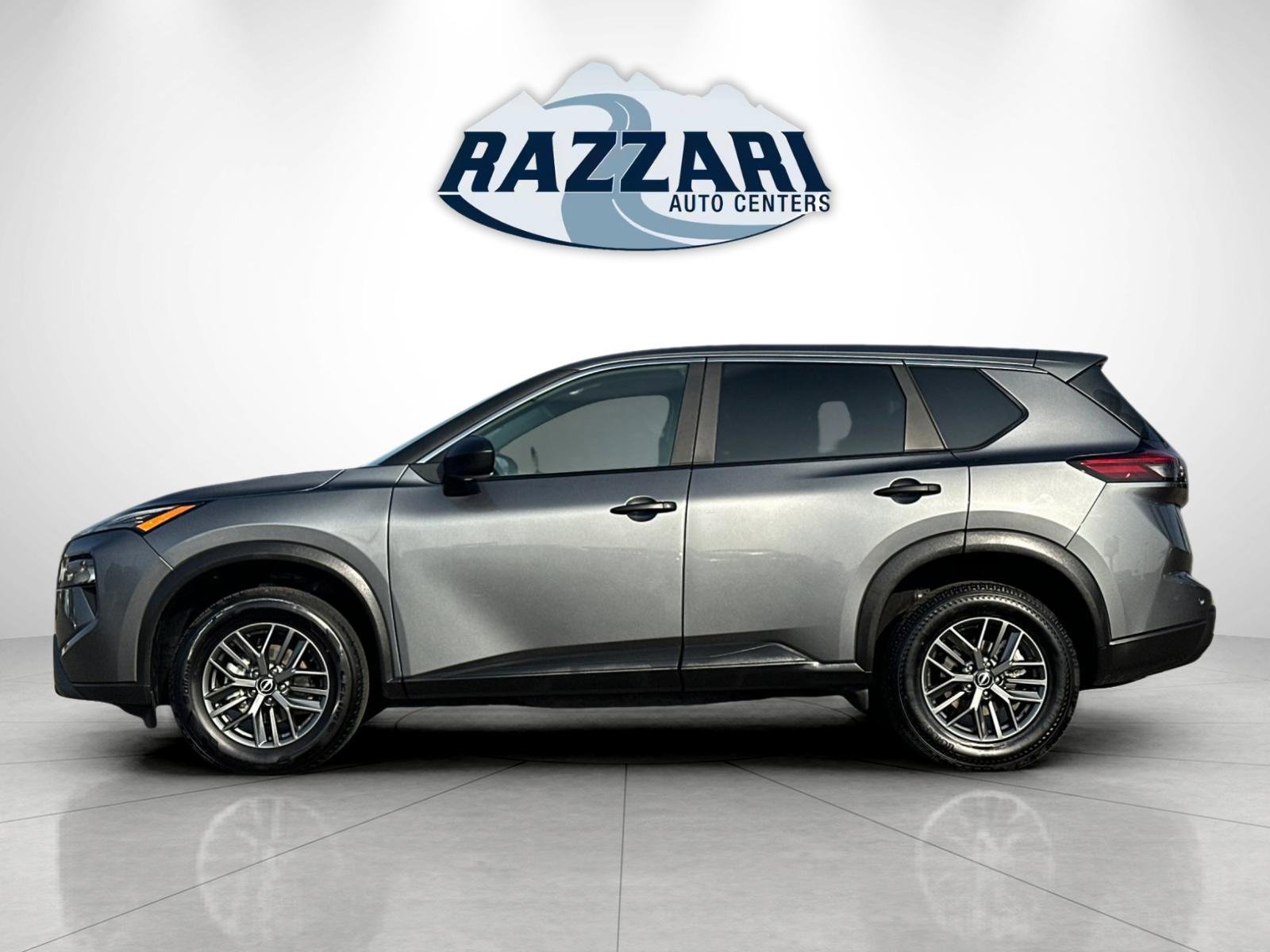 Used 2024 Nissan Rogue S image 2