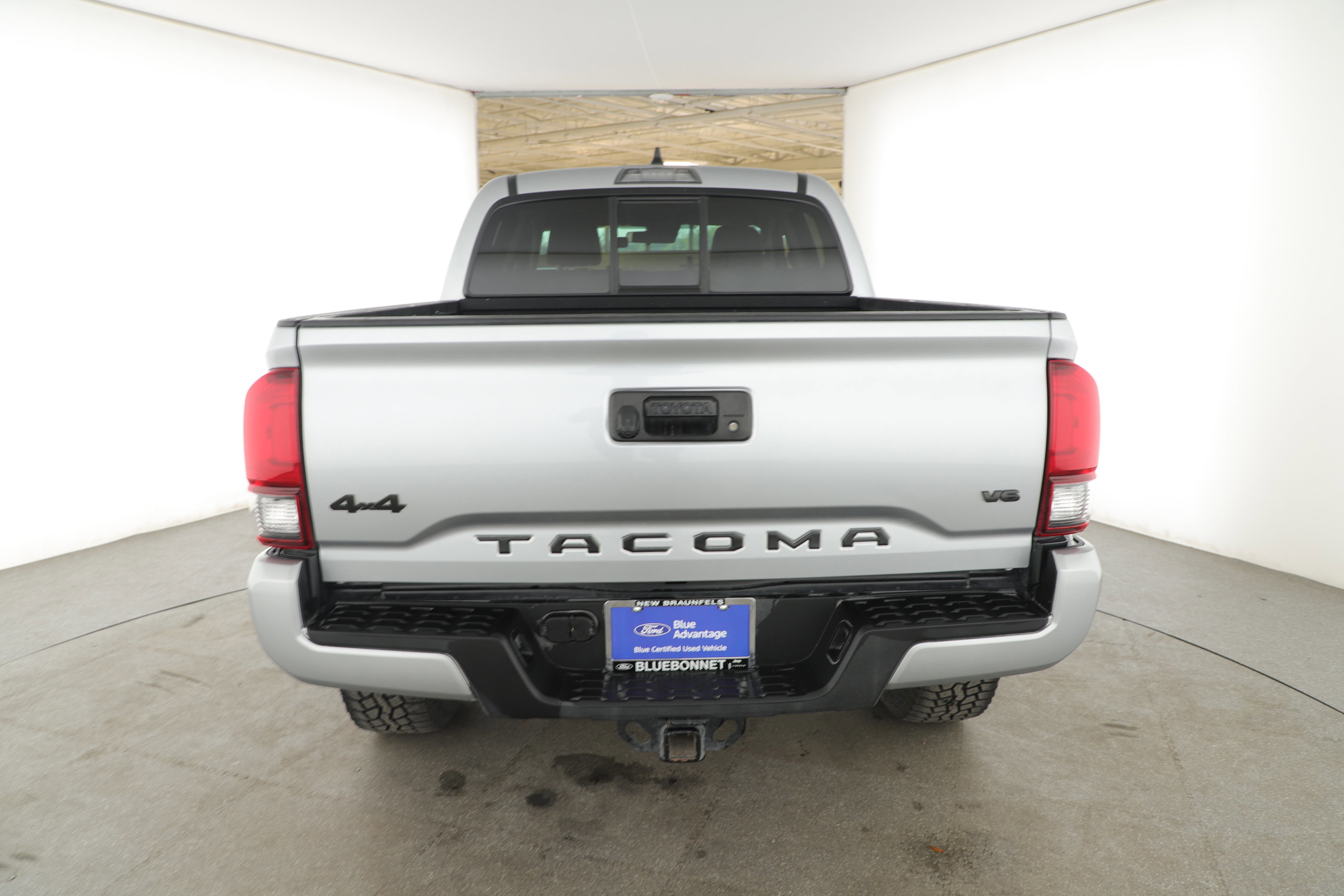 Used 2023 Toyota Tacoma SR image 2