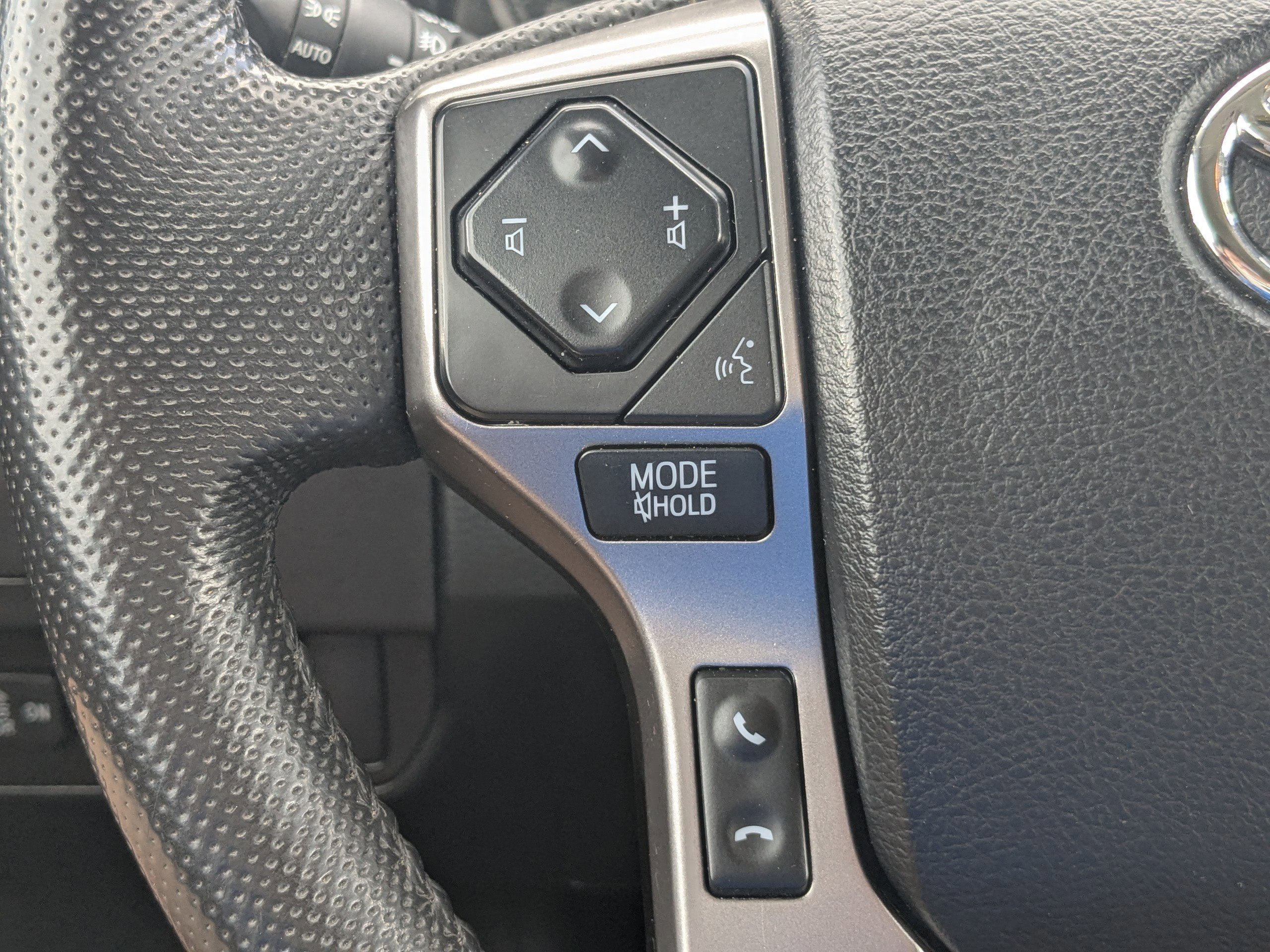 Used 2022 Toyota Tacoma SR5 w/ Technology Package image 26