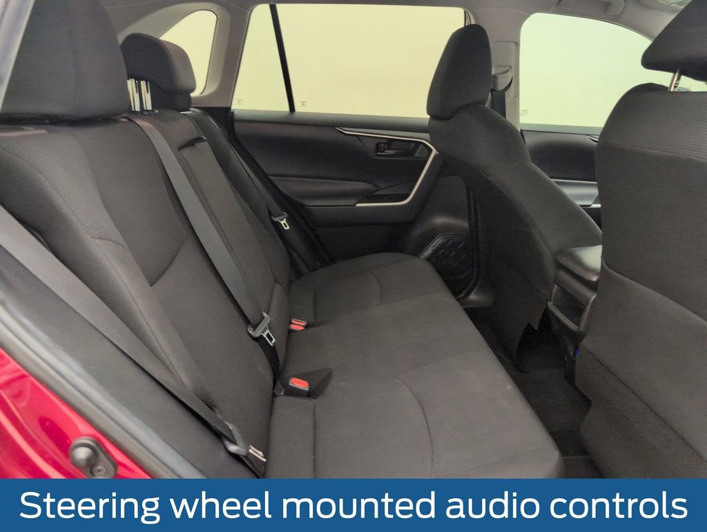 Used 2019 Toyota RAV4 LE AWD/4WD image 16