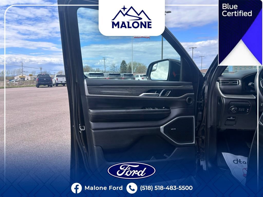 Used 2022 Jeep Wagoneer Series II AWD/4WD image 12