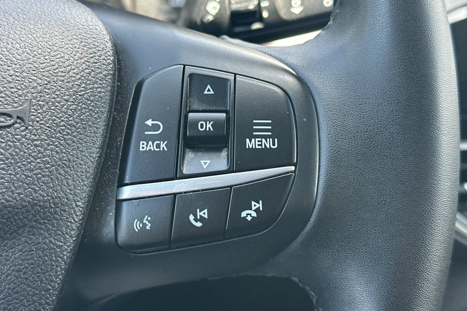 Certified 2022 Ford Escape SE w/ SE Sport Appearance Package FWD image 38