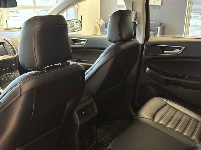 Certified 2020 Ford Edge SEL w/ Cold Weather Package image 23