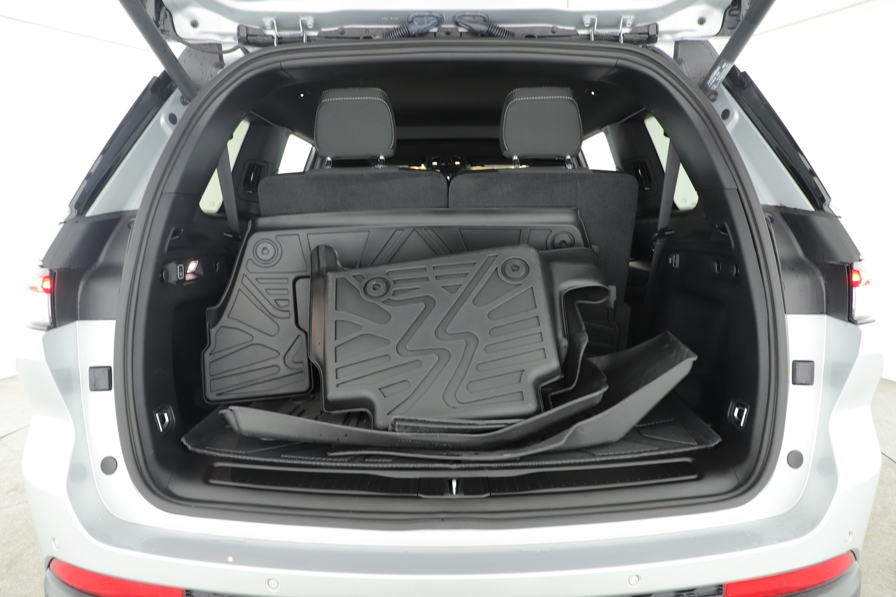 Used 2025 Jeep Grand Cherokee L Laredo w/ Luxury Tech Group I image 5