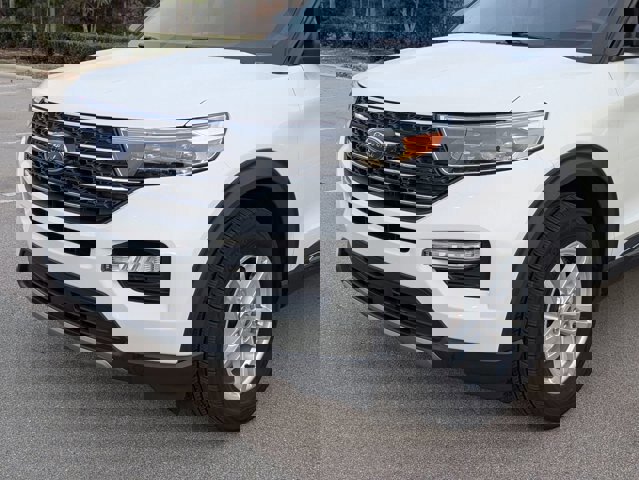 Certified 2022 Ford Explorer XLT w/ Equipment Group 202A image 2