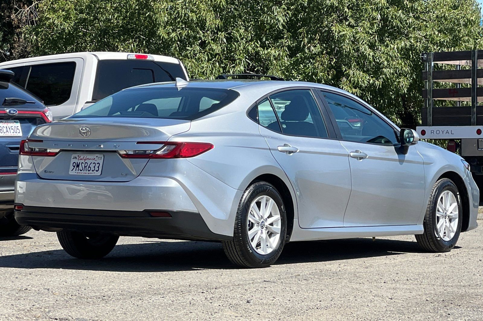Used 2025 Toyota Camry LE FWD image 5
