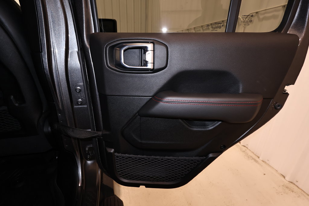 Used 2023 Jeep Gladiator Rubicon w/ LED Lighting Group AWD/4WD image 17