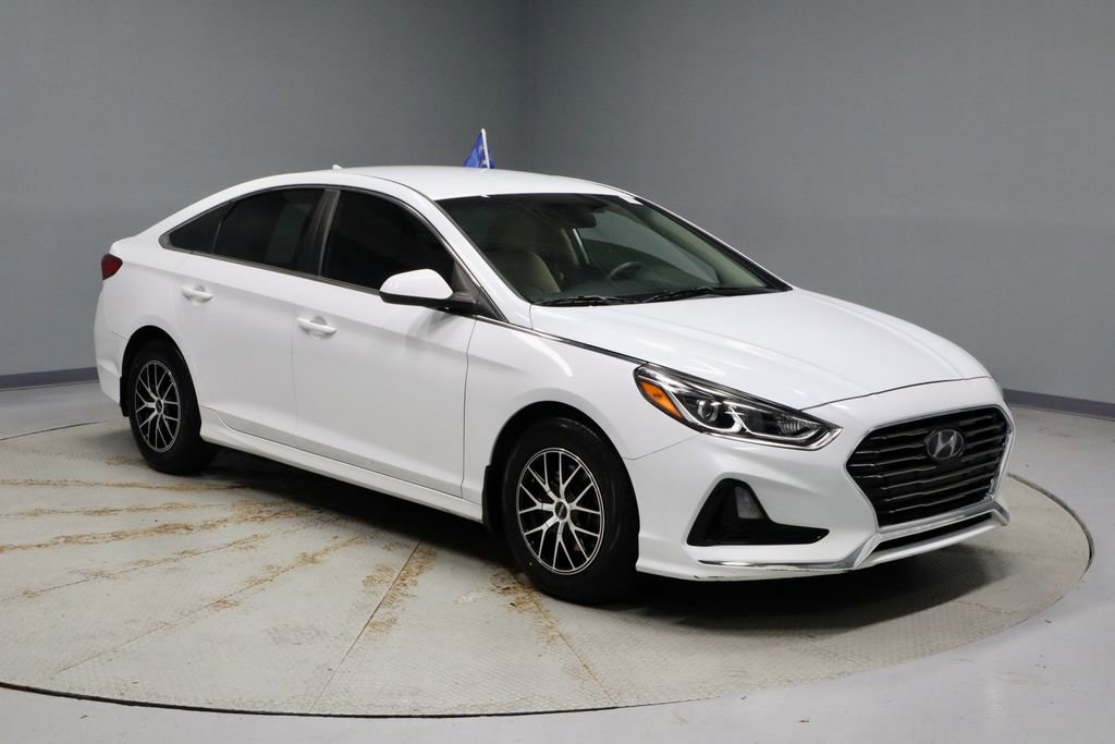 Used 2018 Hyundai Sonata SE image 1