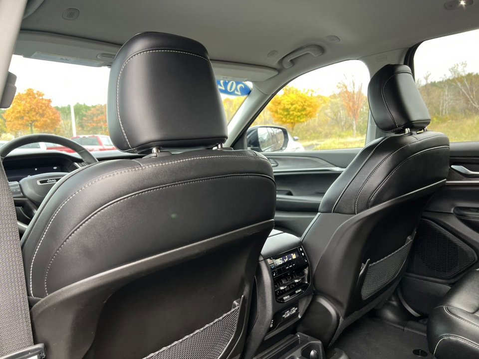 Used 2023 Jeep Grand Cherokee L Limited w/ Trailer Tow Group (B) image 37