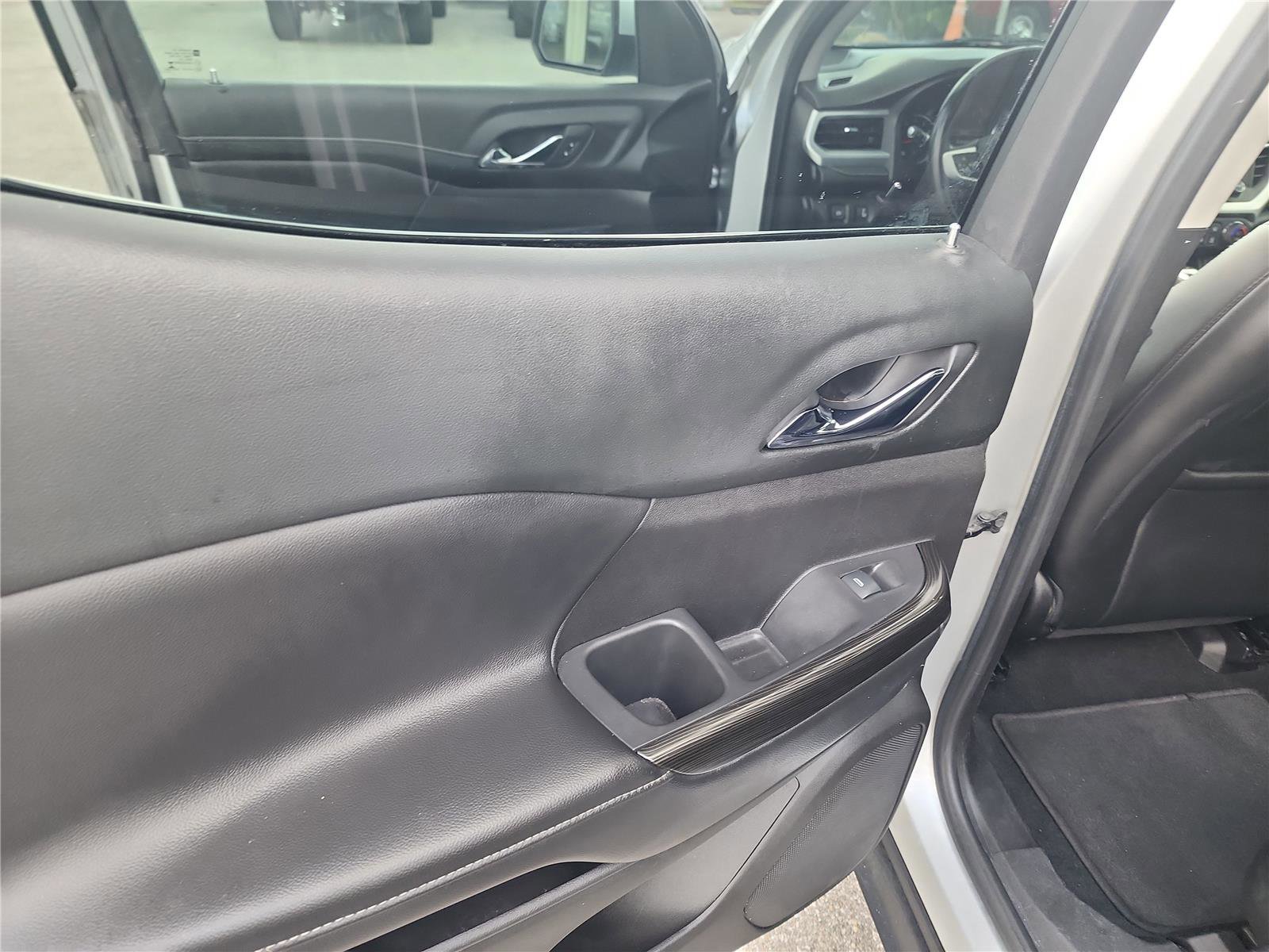 Used 2019 GMC Acadia SLT image 21