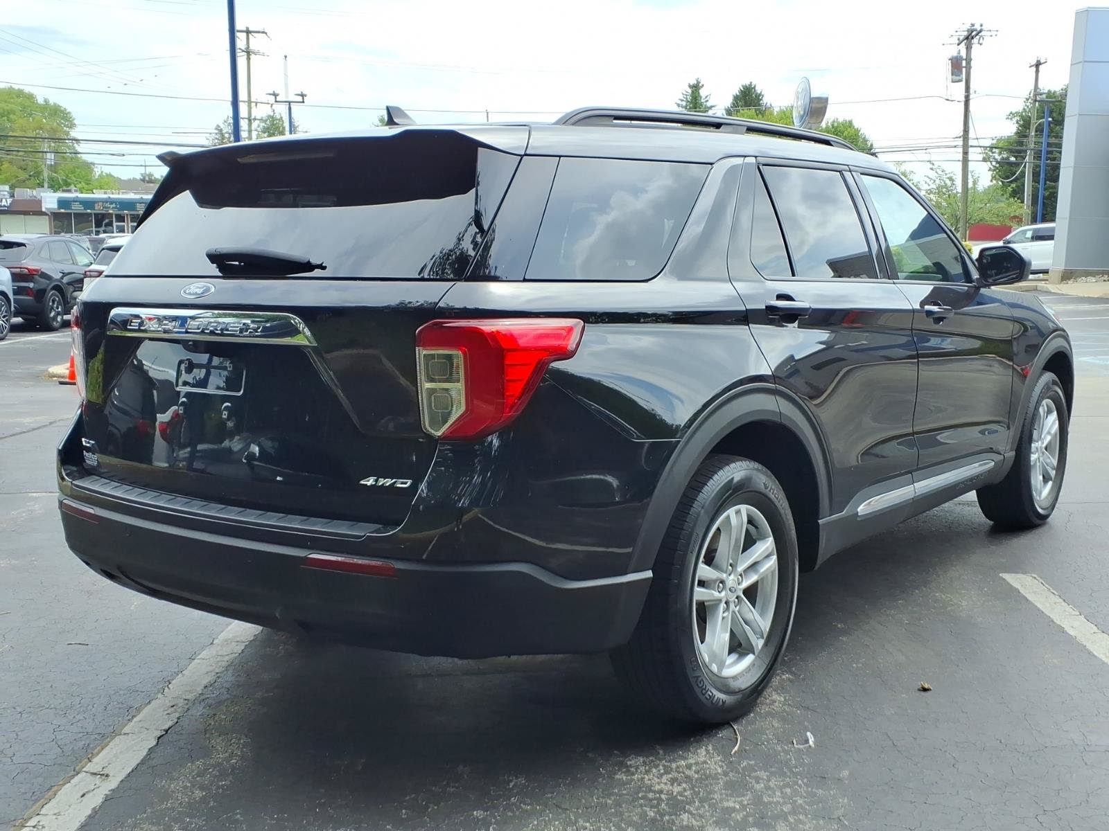 Certified 2023 Ford Explorer XLT AWD/4WD image 4
