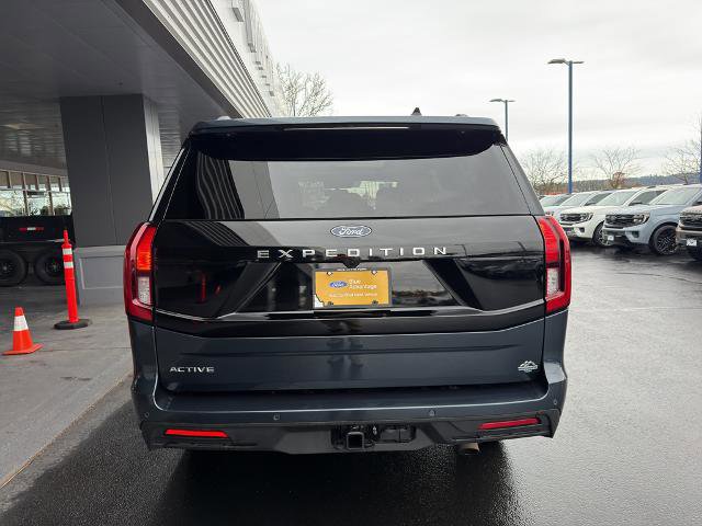 Certified 2025 Ford Expedition Active image 3