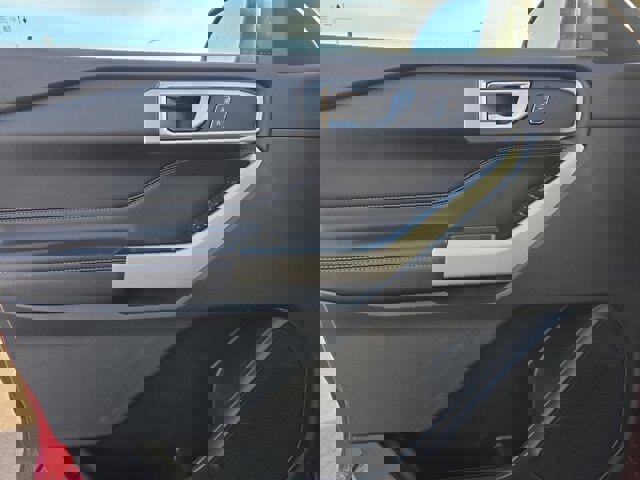 Certified 2021 Ford Explorer XLT w/ Equipment Group 202A image 11