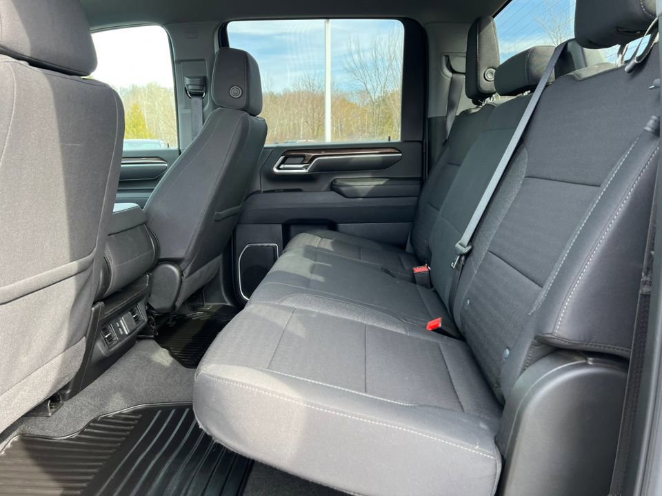 Used 2025 Chevrolet Silverado 2500 LT w/ Convenience Package image 11