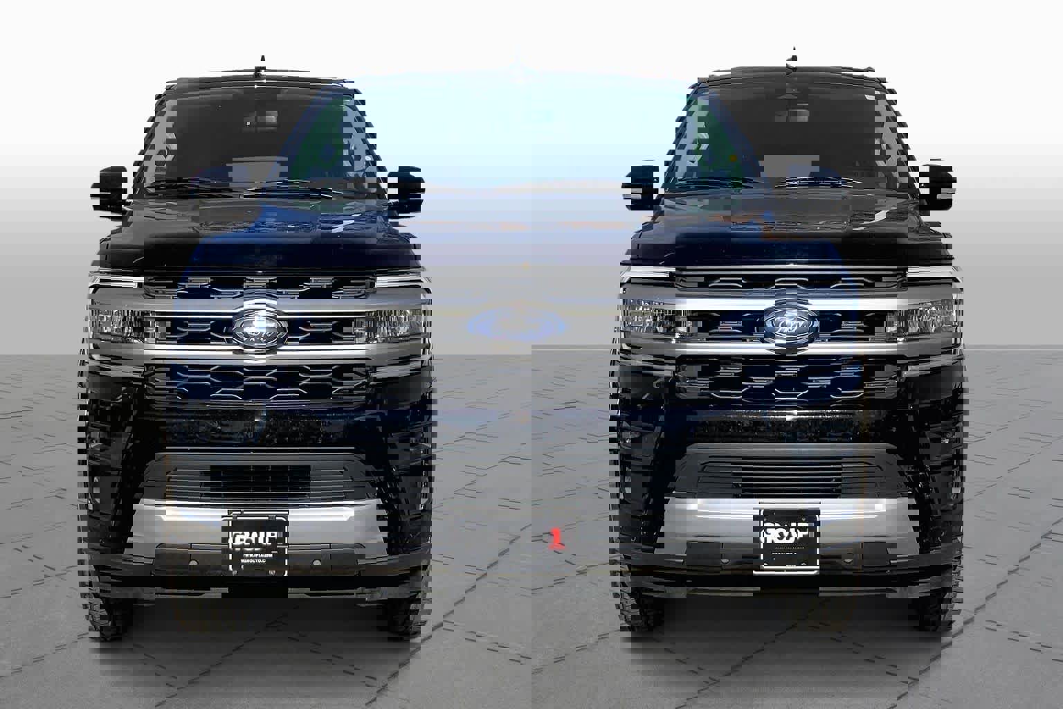 Certified 2022 Ford Expedition Max XLT image 3