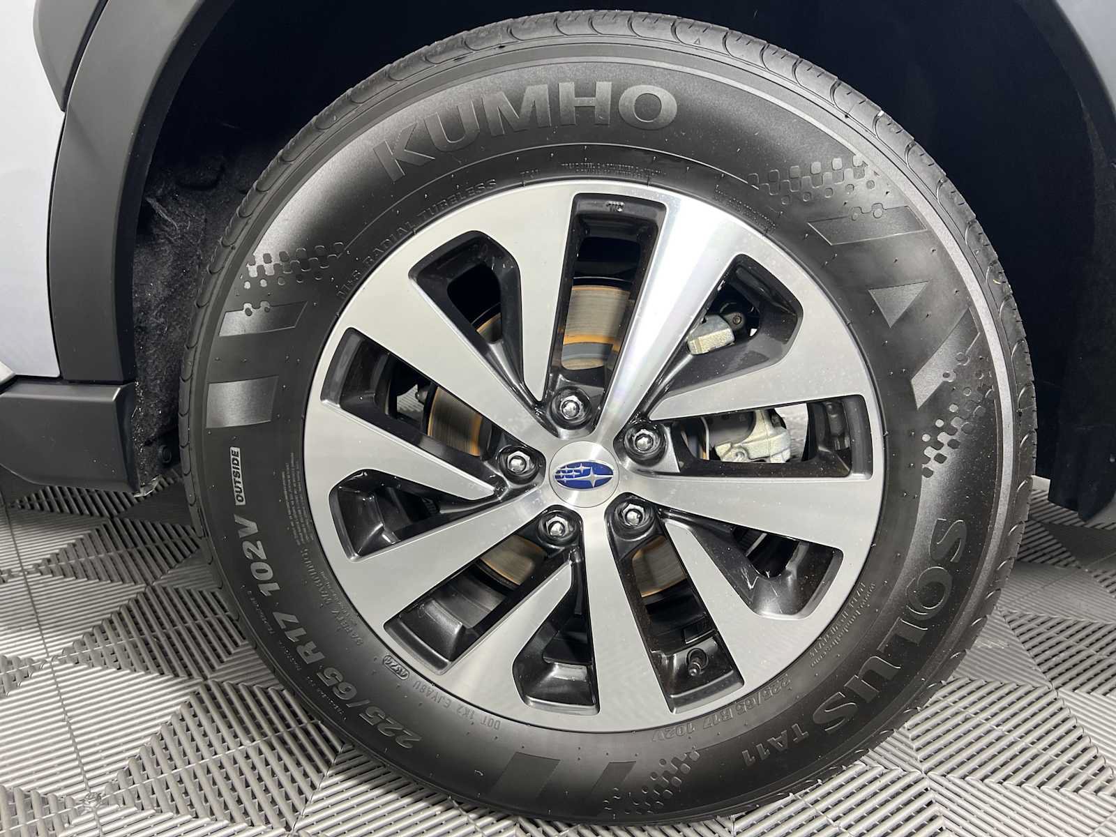 Used 2024 Subaru Outback Premium AWD/4WD image 22